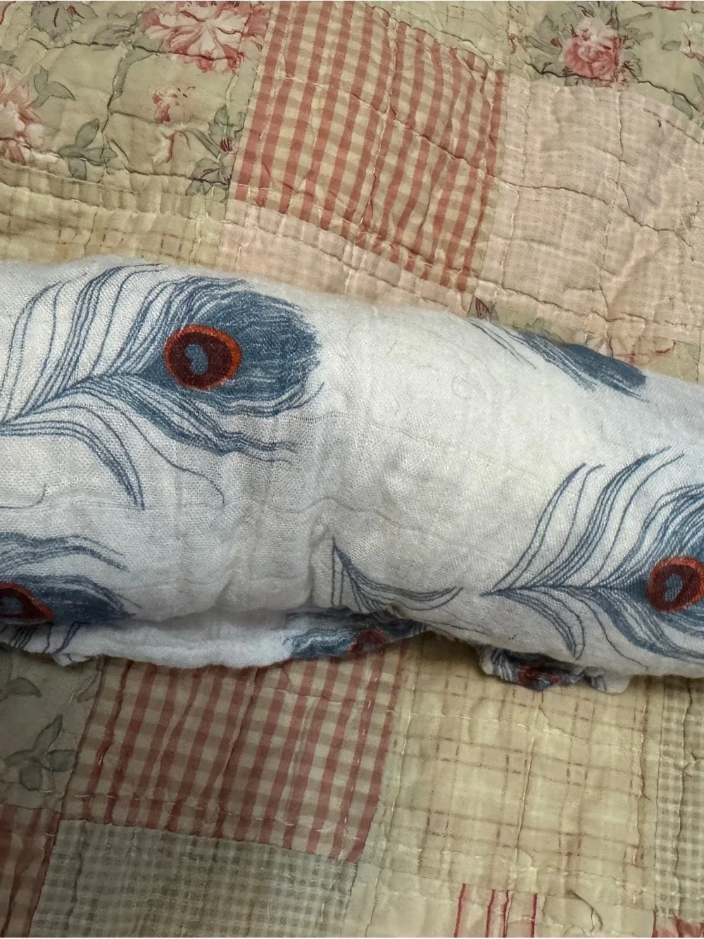 Aden & Anais Bamboo Muslin Peacock Feather swaddle - White and Blue